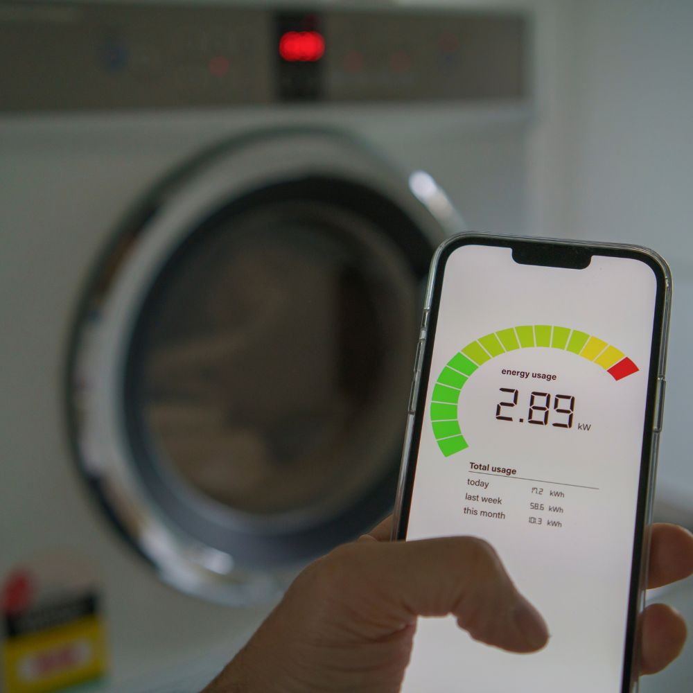 Älypuhelin näyttää kodin energiankulutuksen – teknologian käyttö energiankäytön optimointiin